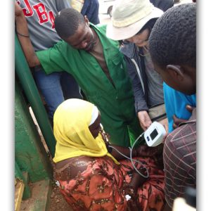 ルワンダ人が殺到して大混乱！！キガリの街で血圧測定サービス。