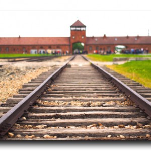 繰り返される忌まわしい歴史。