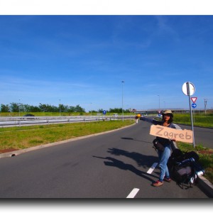 ３カ国を股に掛けるヒッチに成功！！でも８時間でたったの200キロって…。